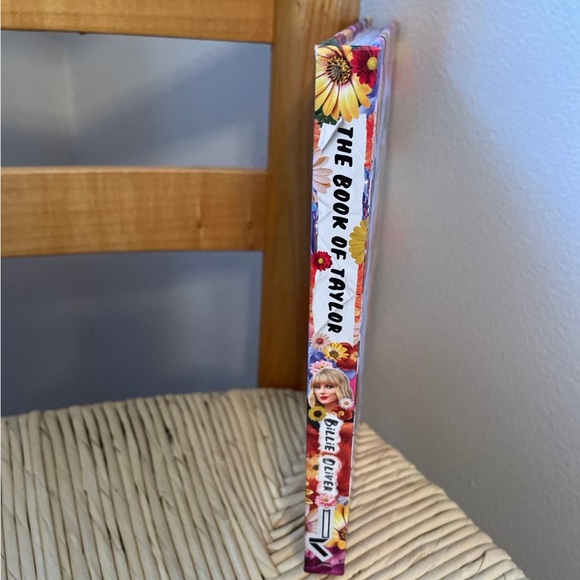 NWOT Taylor Swift Book And Stickers - Picture 5 of 8